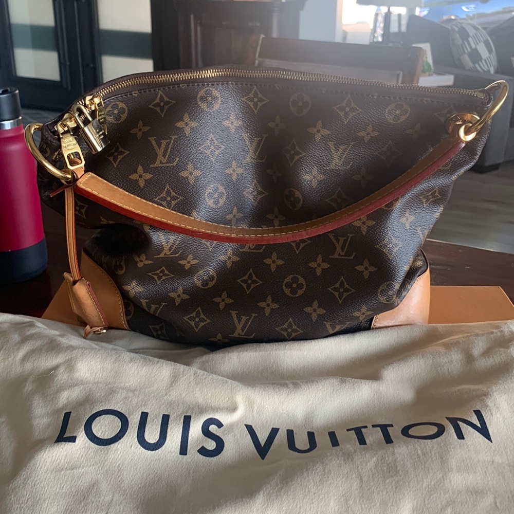 Authentic Used Louis Vuitton Berri purse